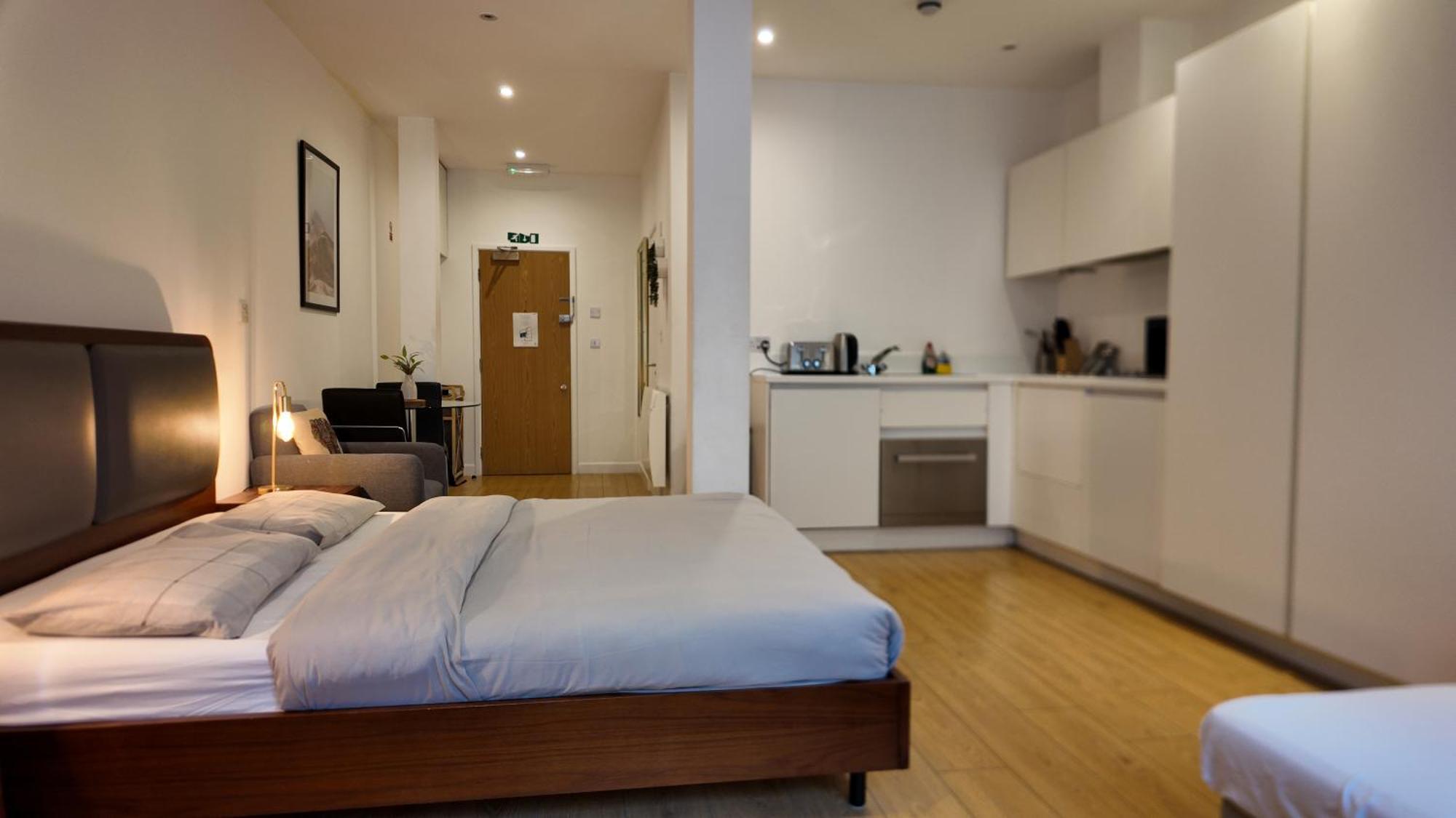 Sleep6 In Leicester Square, Soho Vr7 London Eksteriør bilde